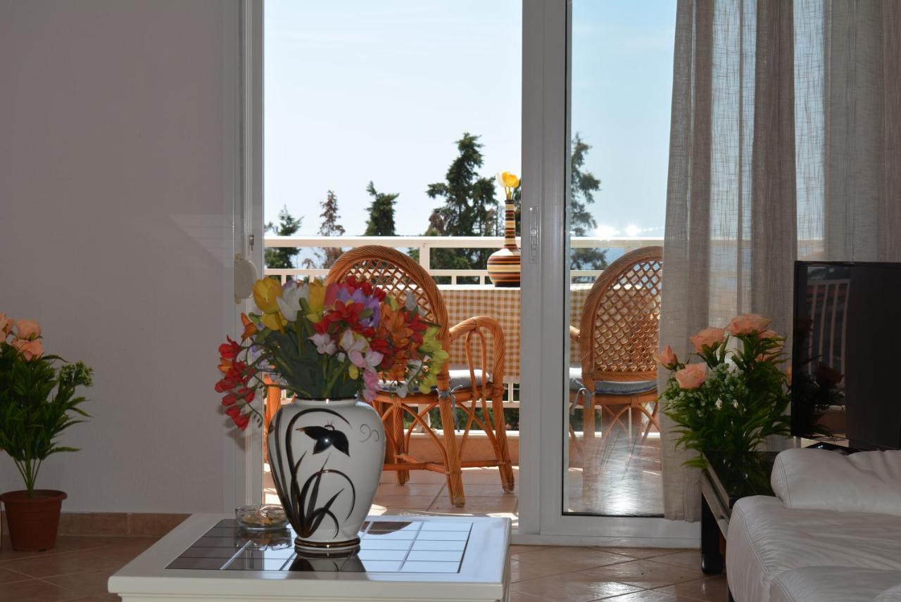 Panos Apartments เยราคินิ ภายนอก รูปภาพ