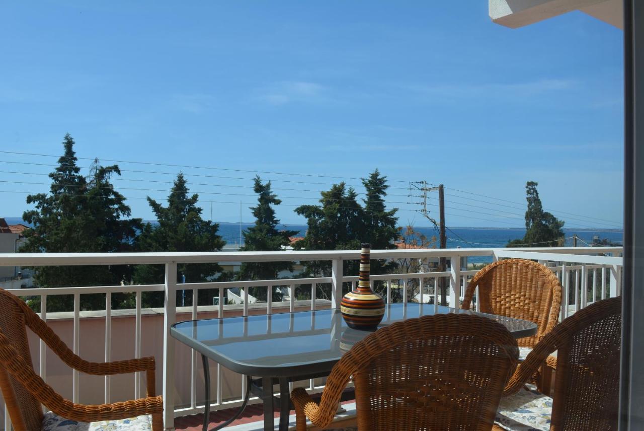 Panos Apartments เยราคินิ ภายนอก รูปภาพ